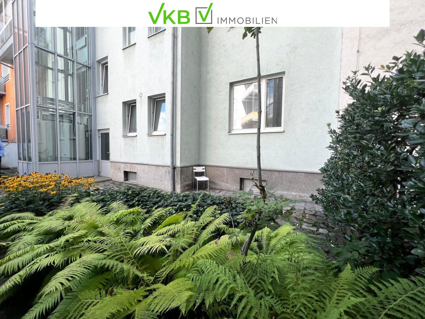 Helle und geräumige 3 - Zimmer Wohnung in guter Lage mit großzügiger Dachterrasse und Lift