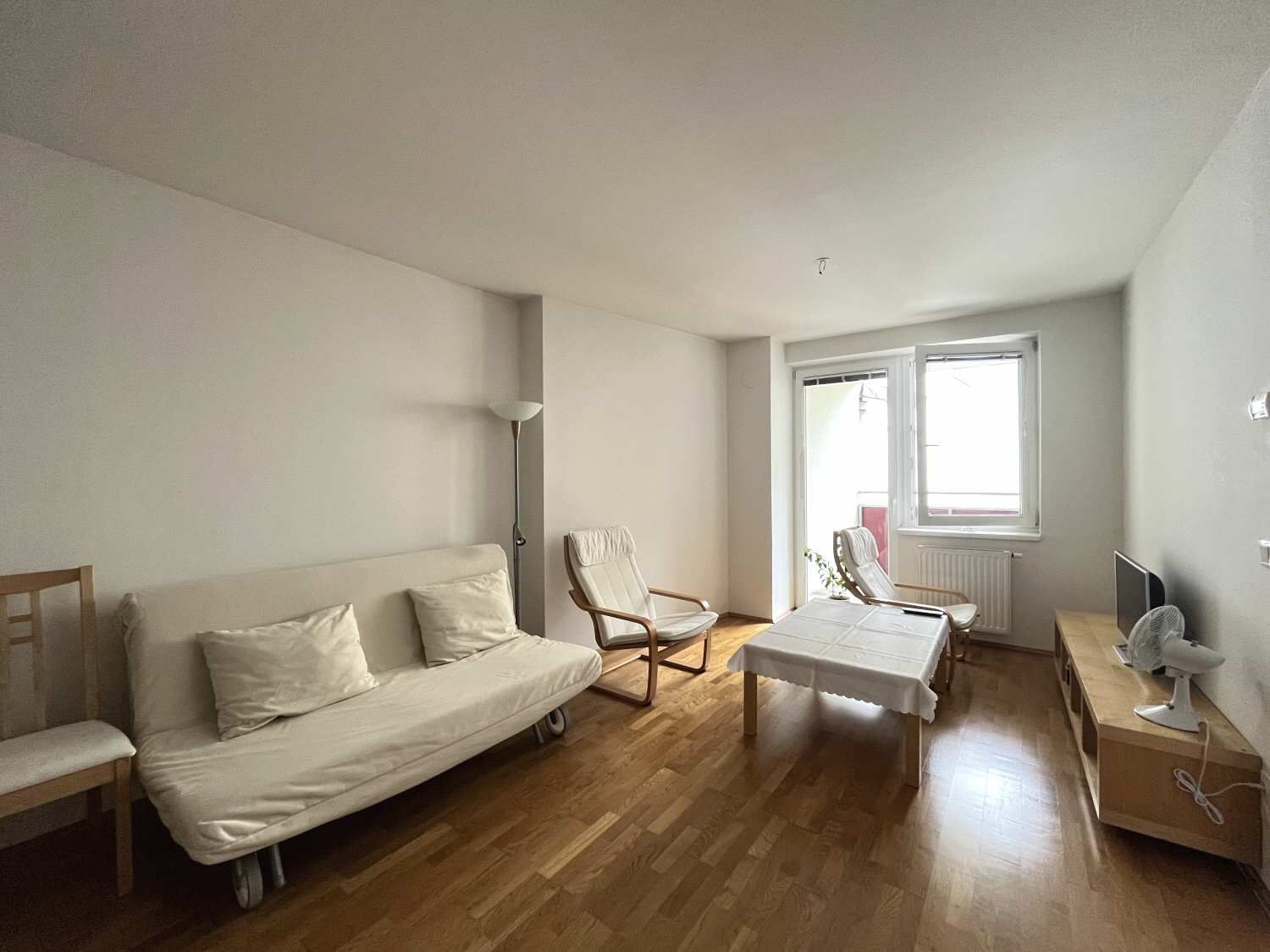Moderne 2-Zimmer-Wohnung mit Loggia und optimaler Verkehrsanbindung!