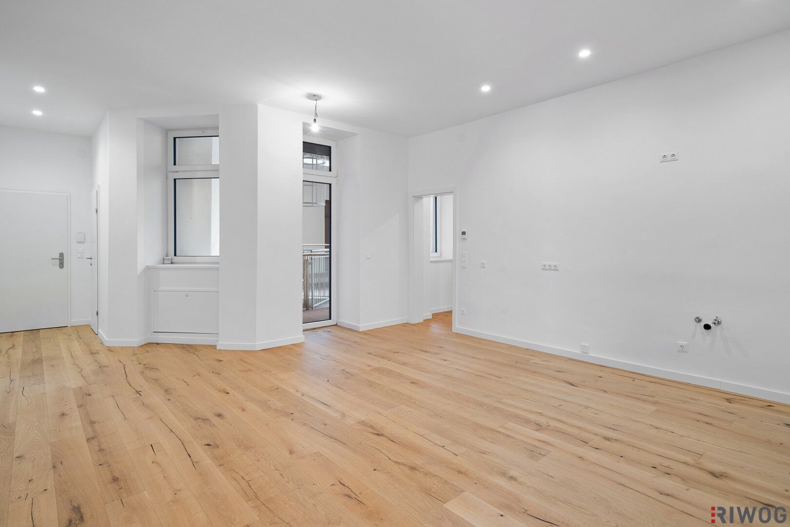 Exklusive Altbauwohnung mit großem Balkon in Gehweite zum Schweizergarten