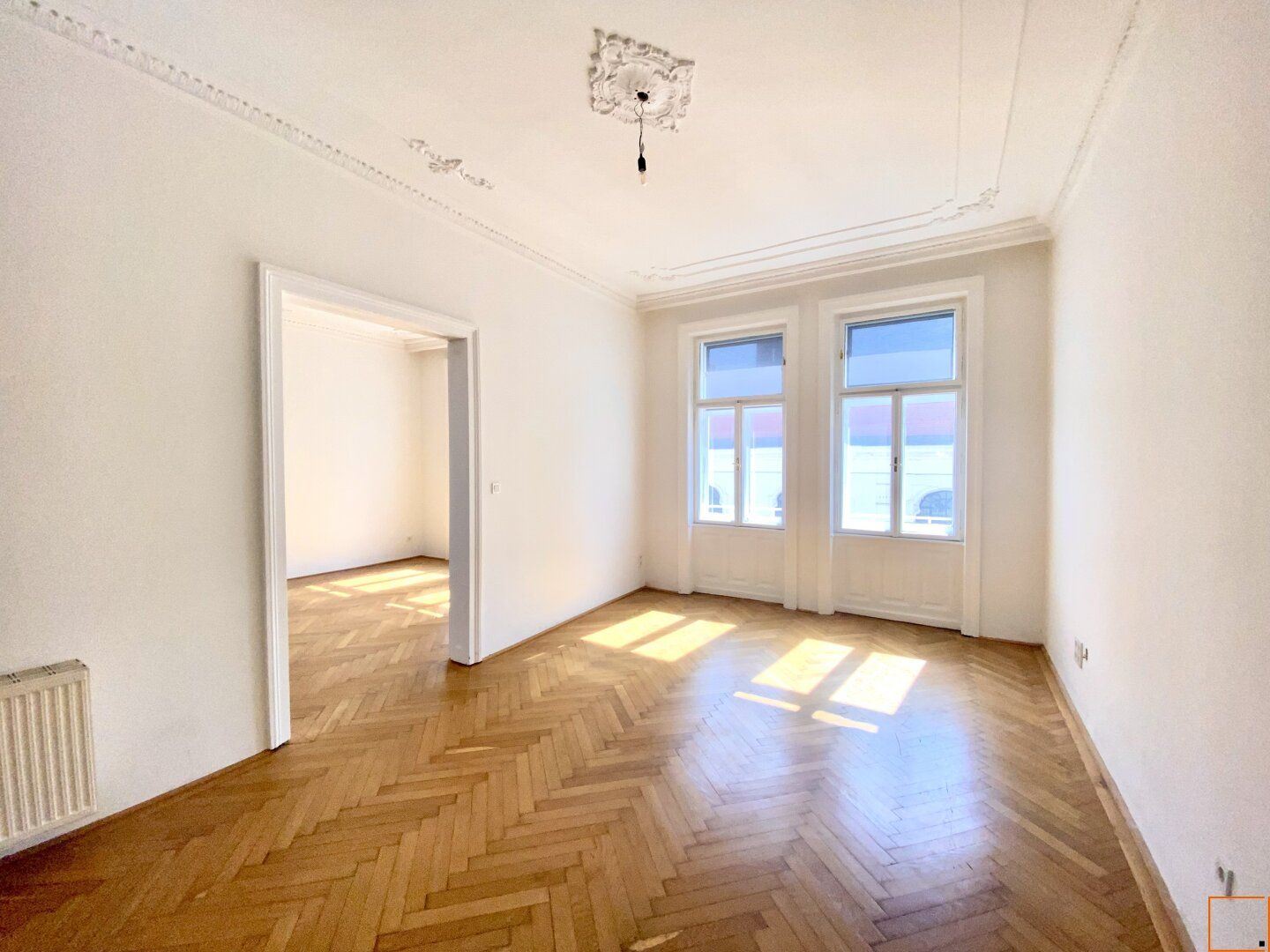WIEN MITTE: Helle 3,5 Zimmer Altbauwohnung mit Balkon und TOP Verkehrsanbindung