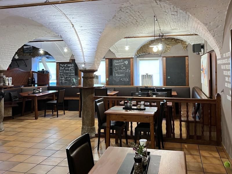 Vielseitiges Renditeobjekt in Gmunden  Restaurant mit zwei Wohnungen!