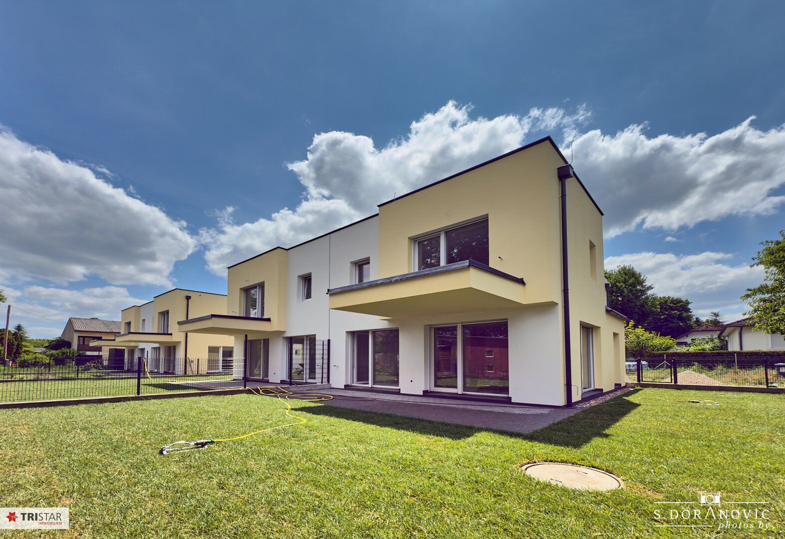 NEU! ++ ERSTBEZUG / ZIEGELMASSIV / SCHÜSSELFERTIG ++ 152,50 m² ++ 5 ZIMMER + 2 BALKONE + TERRASSE + EIGENGARTEN + 2 PKW Stellplätze ++