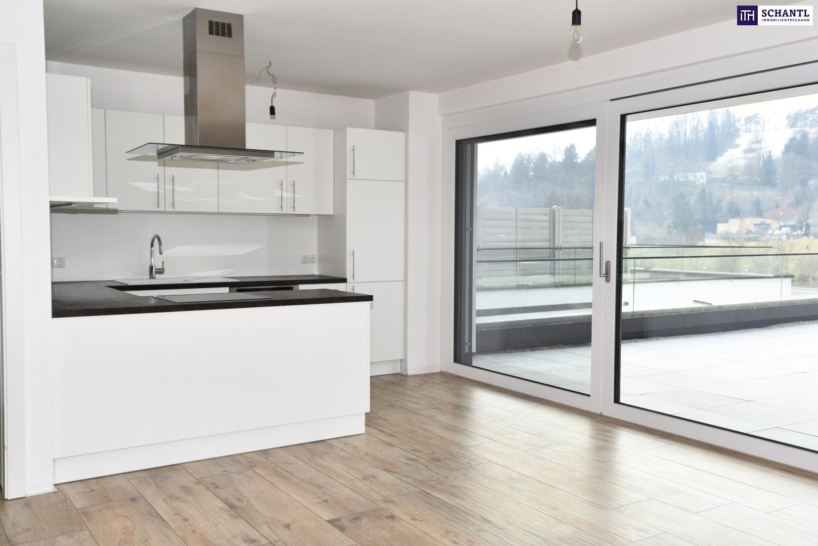PENTHOUSE-TRAUM MIT RIESIGER DACHTERRASSE I ATEMBERAUBENDER AUSBLICK I PERFEKTE VERKEHRSANBINDUNG - Penthouse mit 181,60 m² Dachterrasse! TIEFGARAGENPLÄTZE !