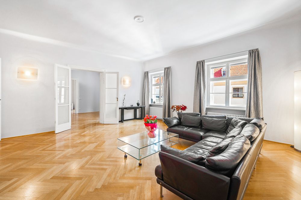 185 m² Altbaujuwel im Jesuitenviertel - Ihr Wohntraum in der Schönlaterngasse