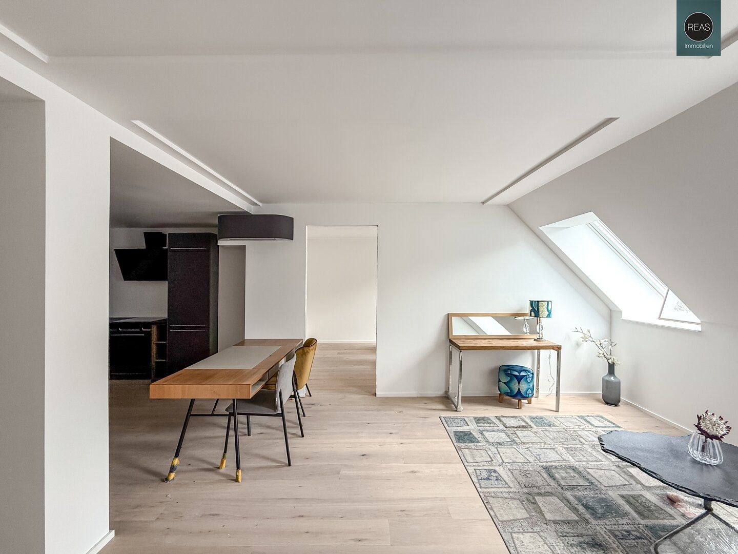 Erstbezug: Top ausgestattetes Dachgeschoss - Apartment (klimatisiert) inkl. Einbauküche im trendigen Ottakring!