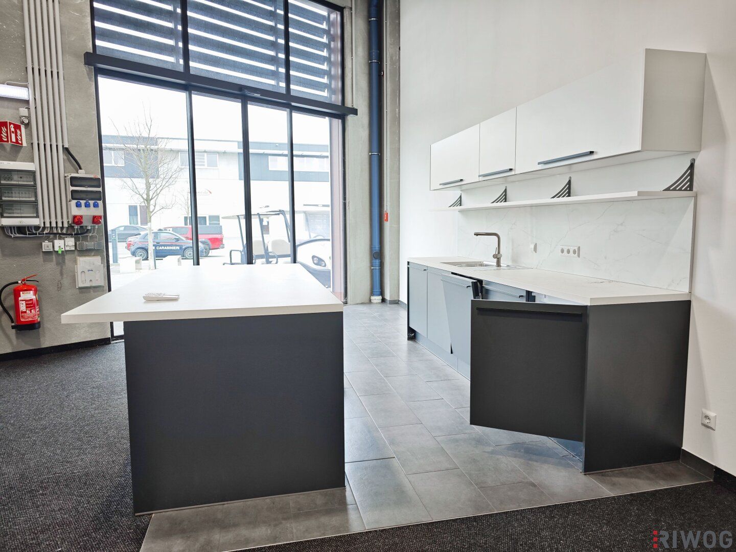 Schauraum/Büro & Produktion/Lager Kombination | 512m² Nutzfläche | LKW Zu- bzw. Einfahrt möglich - Ansicht 3