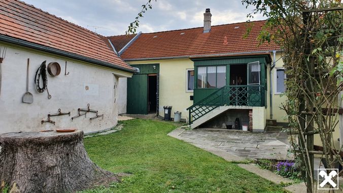 Innenhof b