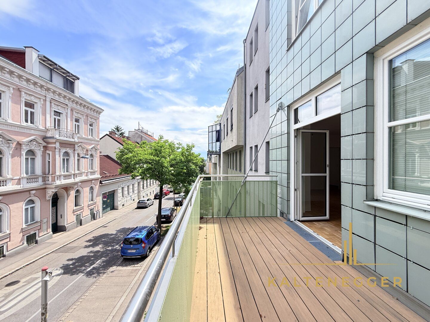 Erstbezug nach Sanierung: Tolle 4-Zimmer Wohnung mit großem Balkon, TG-Platz anmietbar