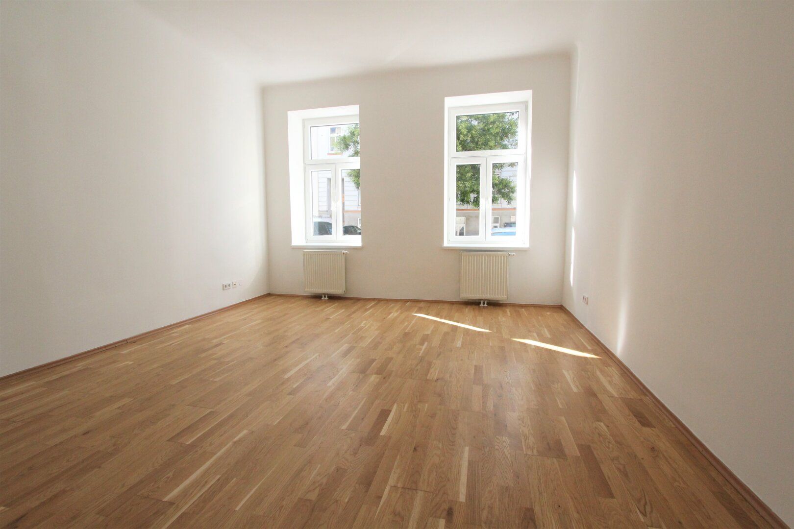 SONNIGE 2-ZIMMER-EG-WOHNUNG IM 11.BEZIRK!
