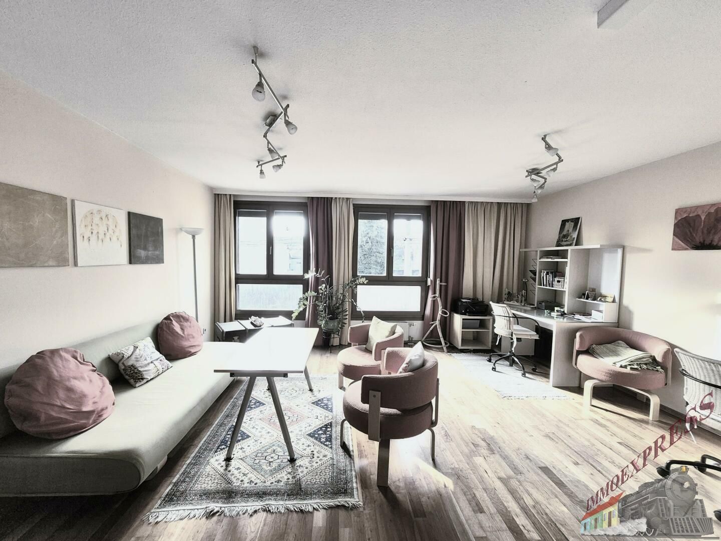 Ansprechende Miniwohnung mit Tiefgaragenplatz, Lift und Garten