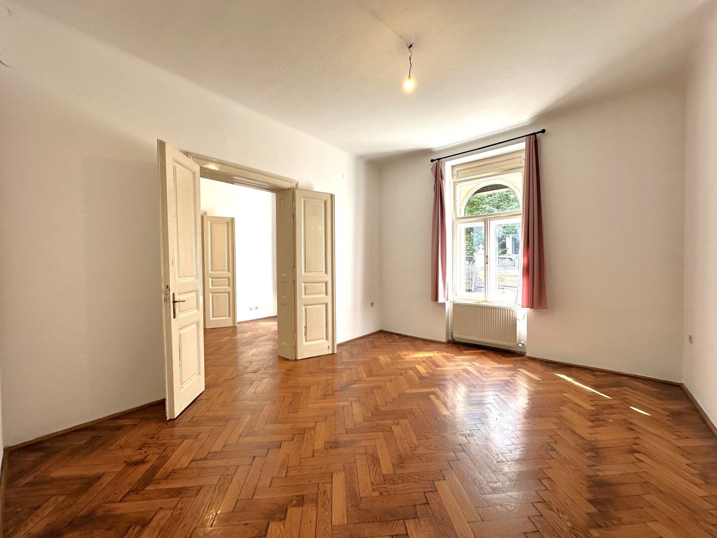 Zentral gelegene 3-Zimmer-Altbauwohnung mit separater Küche gegenüber der Alten Technik - TU-Graz - 3er-WG geeignet - Provisionsfrei!