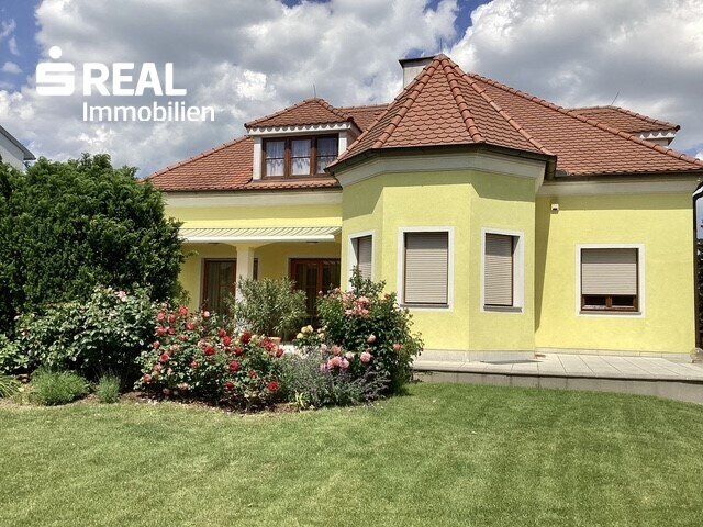 Traumhaus in Göllersdorf: Gepflegte 8 Zimmer-Oase mit großem Garten und Garage! - Vista 2
