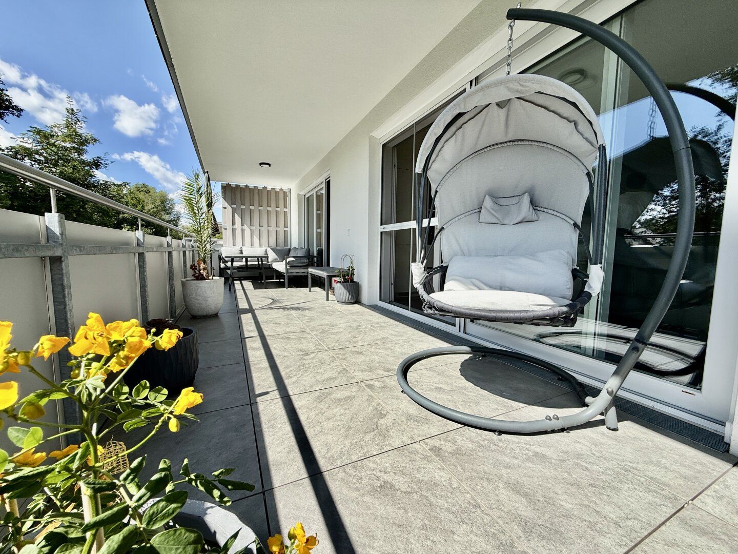 Traumhafte 4-Zimmerwohnung mit Balkon in Terrassengröße, Garten und 2 Stellplätzen!