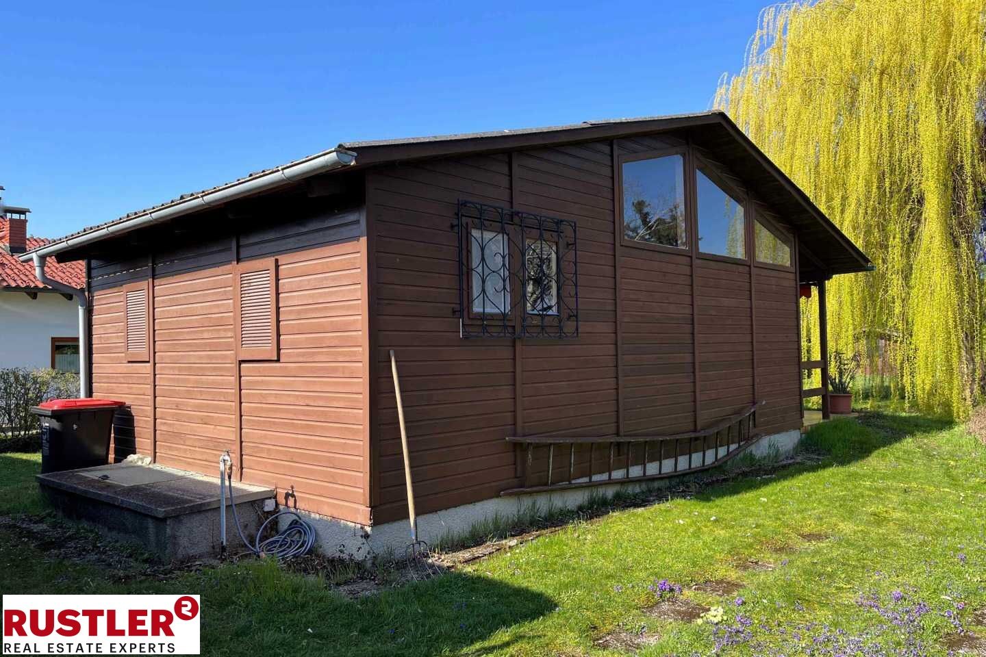 HAUS AM NeufelderSEE
