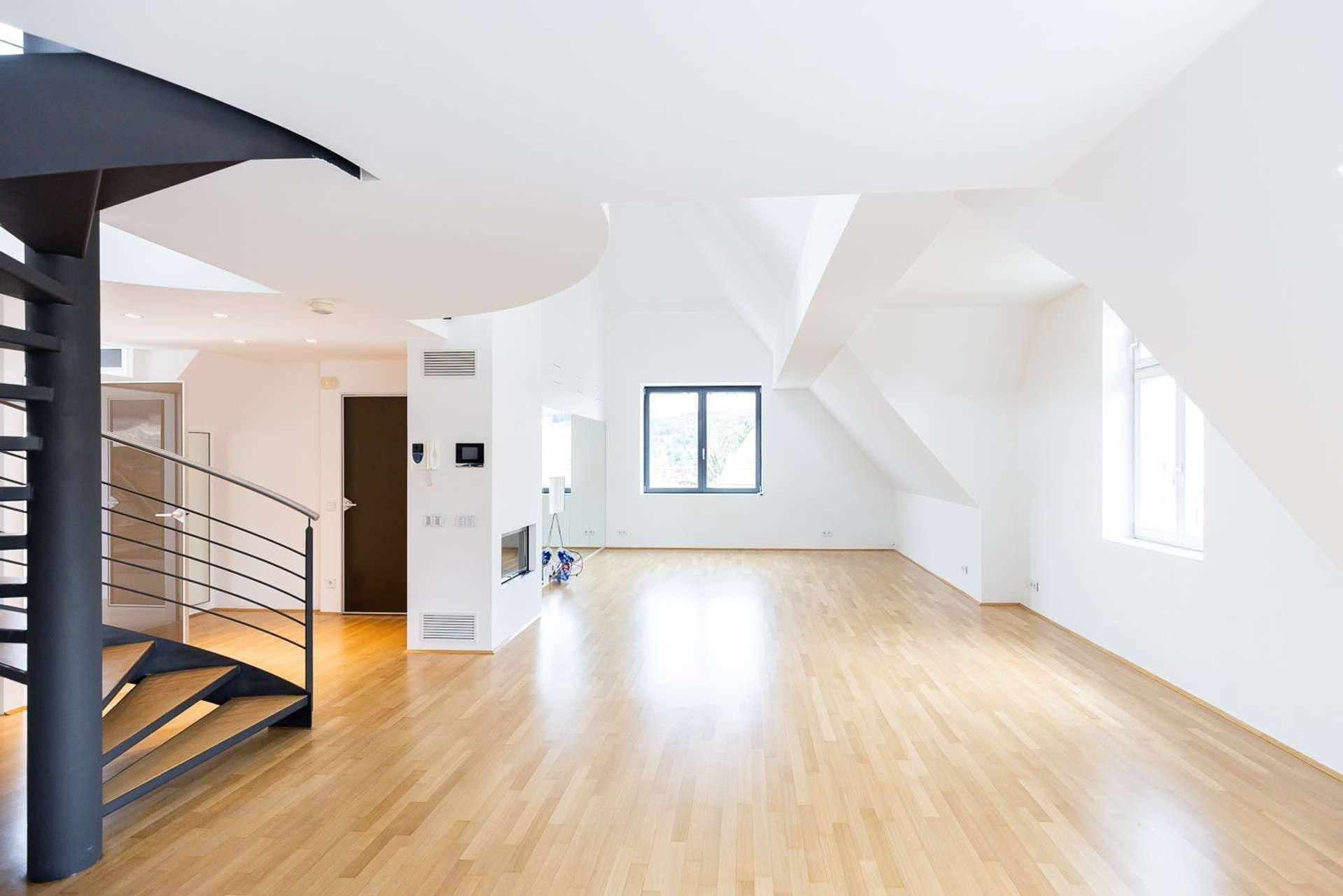 Luxuriöse Dachgeschoss Maisonette Wohnung in 1140 Wien