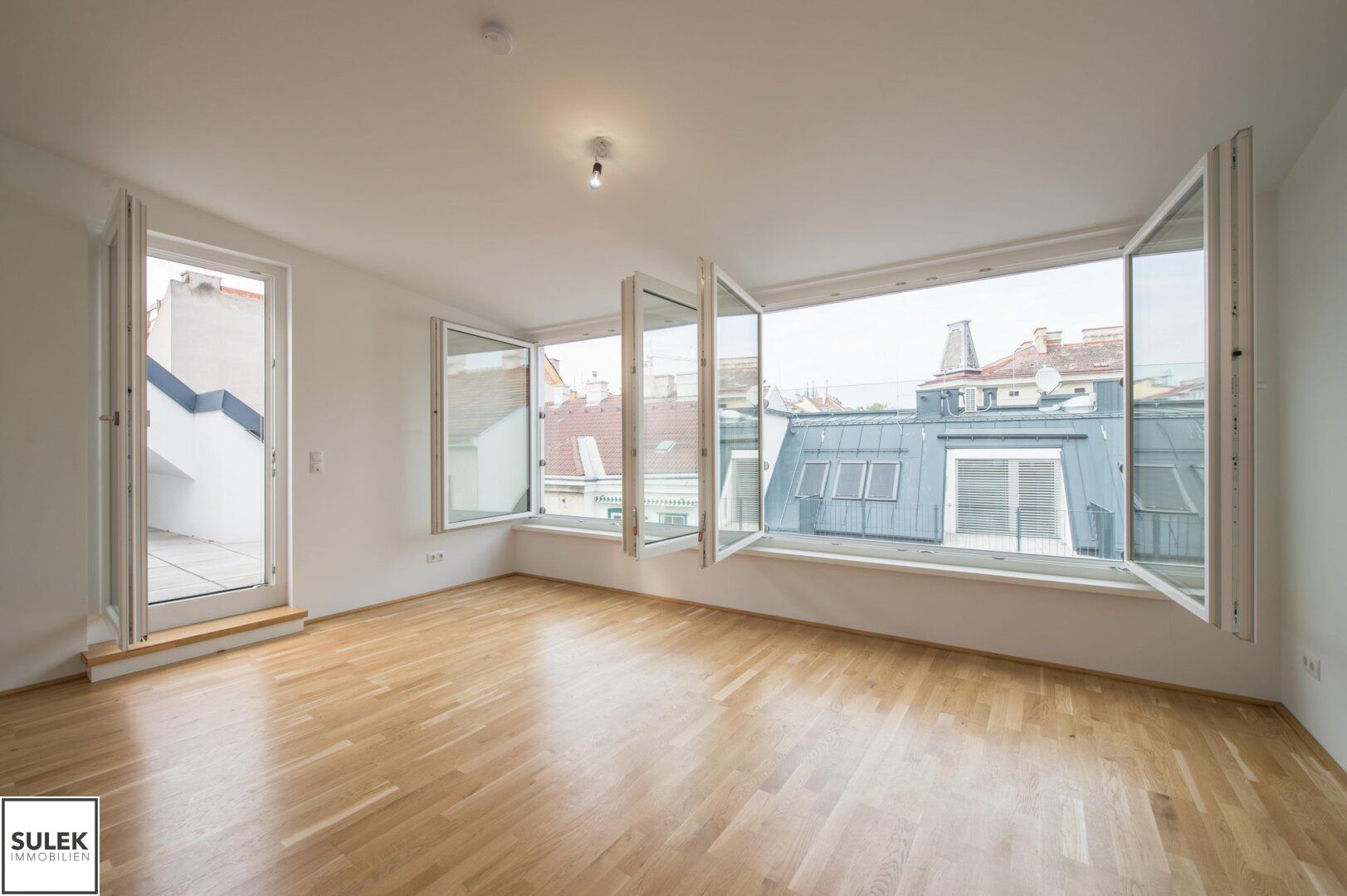 traumhafte 4-Zimmer-DG-Wohnung inkl. 2 Dachterrassen auf Wohnebene - ab 1.6.25