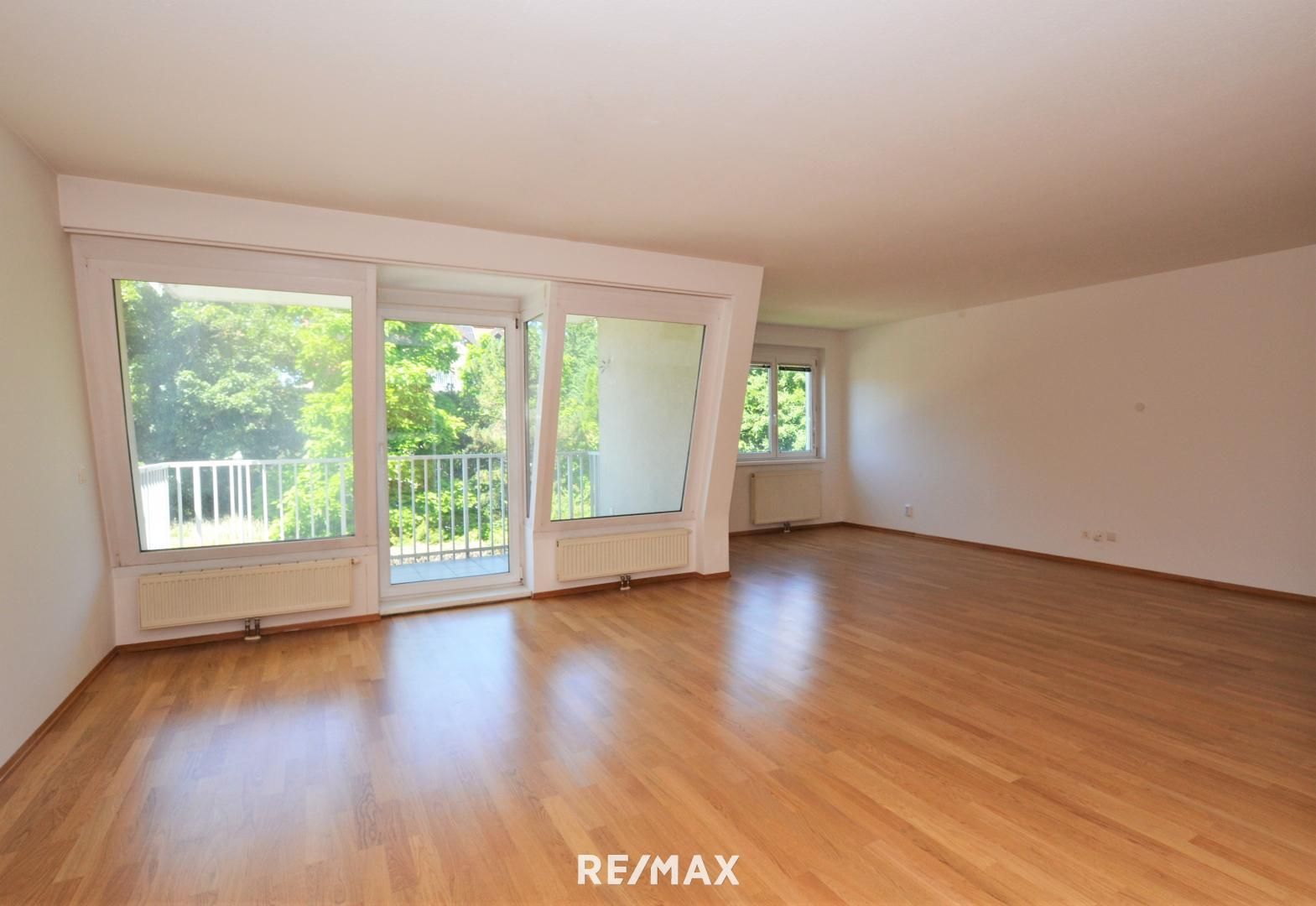 Großzügige 4 Zimmer Wohnung in Grünruhelage inkl. Garagenstellplatz