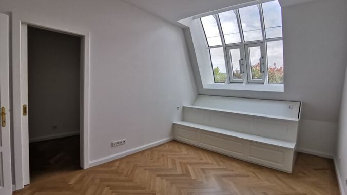 Schlafzimmer mit Schrankraum