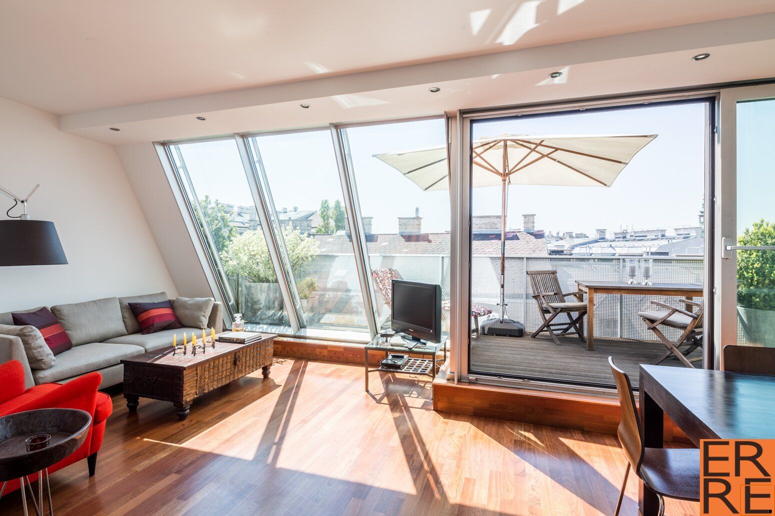 Fully-furnished & serviced terrace apartment