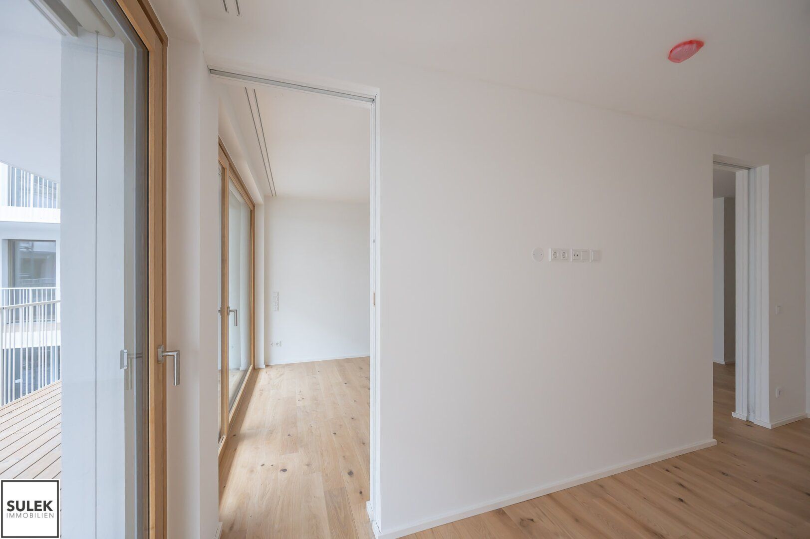 VIDEOTOUR: 2 Zimmer Erstbezugswohnung mit Süd-Loggia ab sofort beziehbar - exklusives Mietwohnungsprojekt