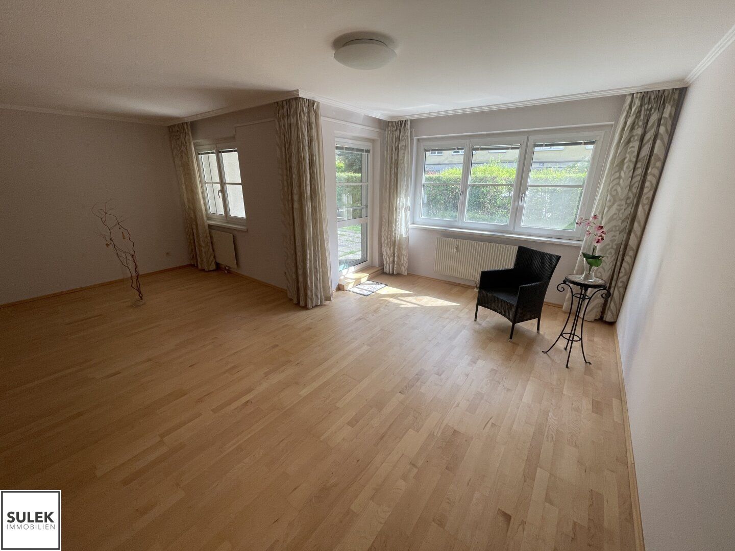 Lichtdurchflutete Gartenwohnung mit toller Ausstattung bei Ober St. Veit