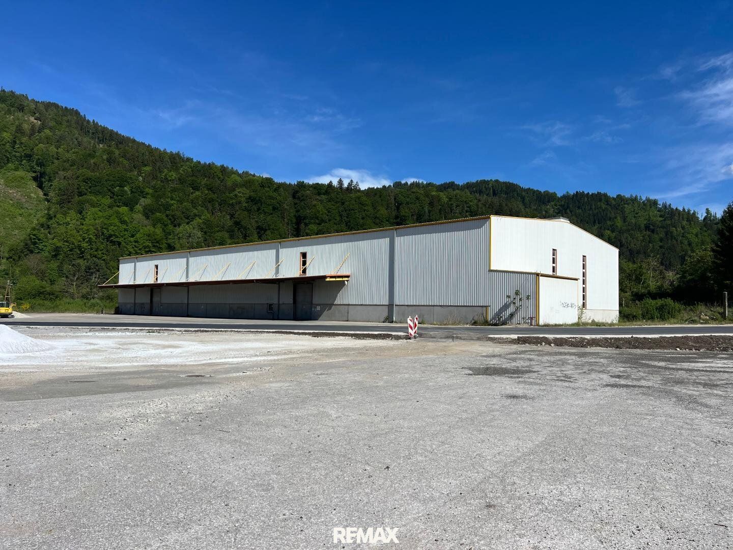 Lagerhalle mit ca. 2.670 m² auf einer Gewerbefläche von ca. 6.000 m² in Frohnleiten - Ansicht 2