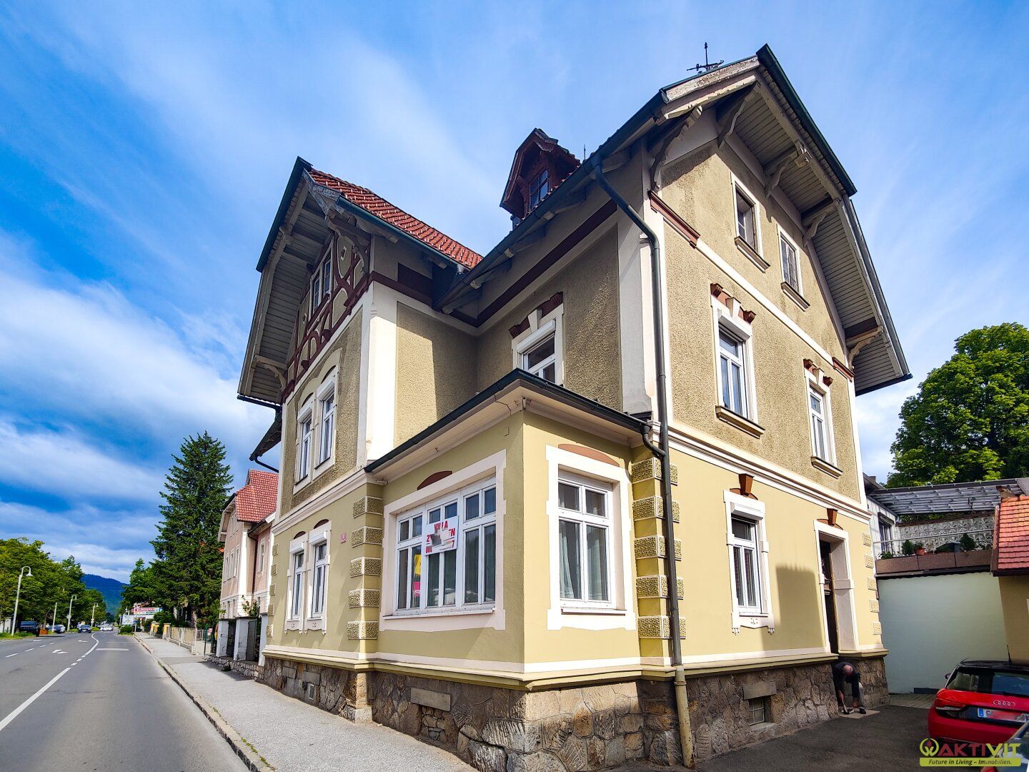 Historisches Stadthaus mit 9 Zimmern und vielseitiger Nutzungsmöglichkeit und Potential.