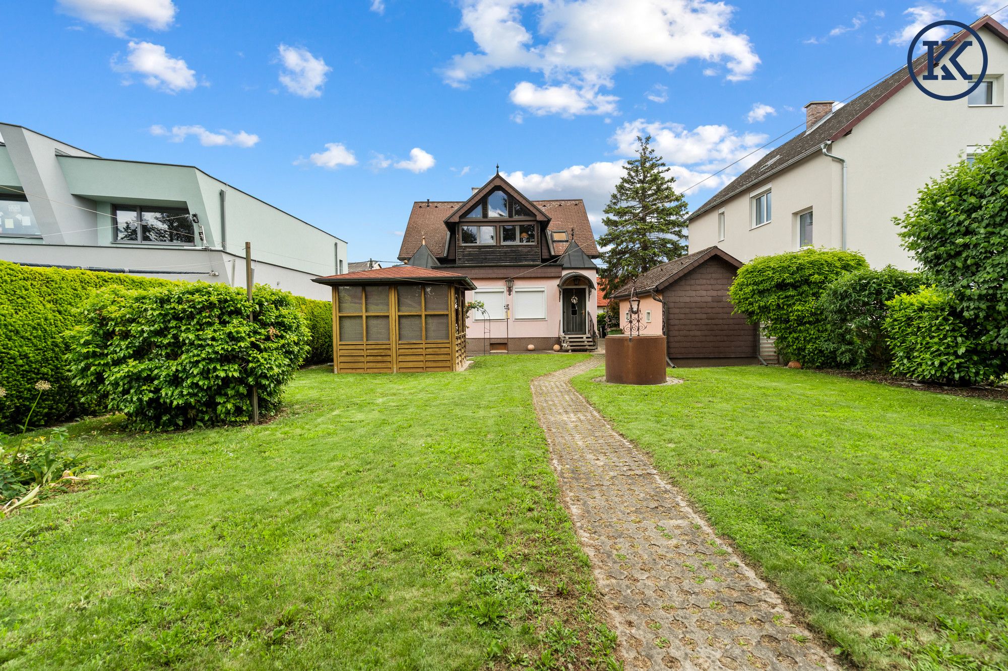 Top-gepflegtes Haus mit Garage, Nebengebäude & Traumgarten im 22. Bezirk