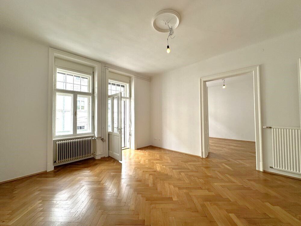 Erstbezug nach Sanierung - 3-Zimmer-Altbauwohnung mit zwei Balkonen und separater Küche unmittelbar neben dem Grazer Lendplatz - Unbefristeter Mietvertrag - Provisionsfrei!