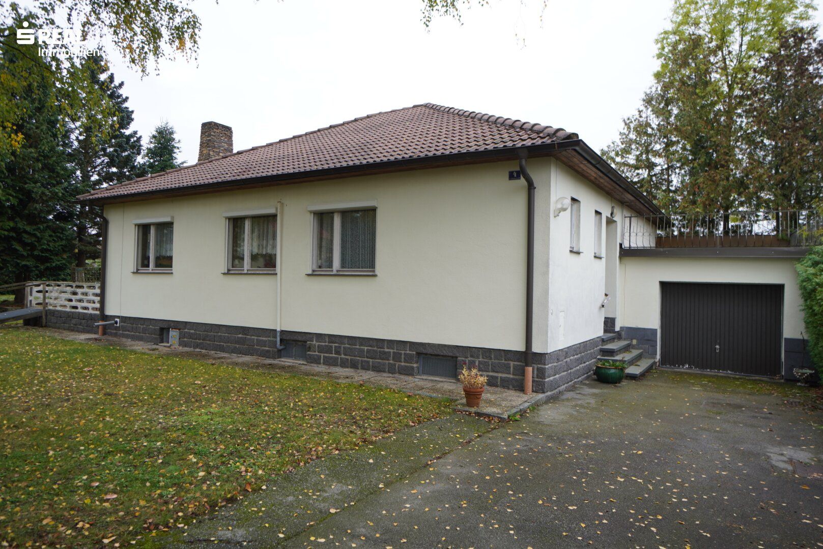 Bungalow in Siedlungsrandlage mit sensationellem Garten und Sauna-Bereich - View 3