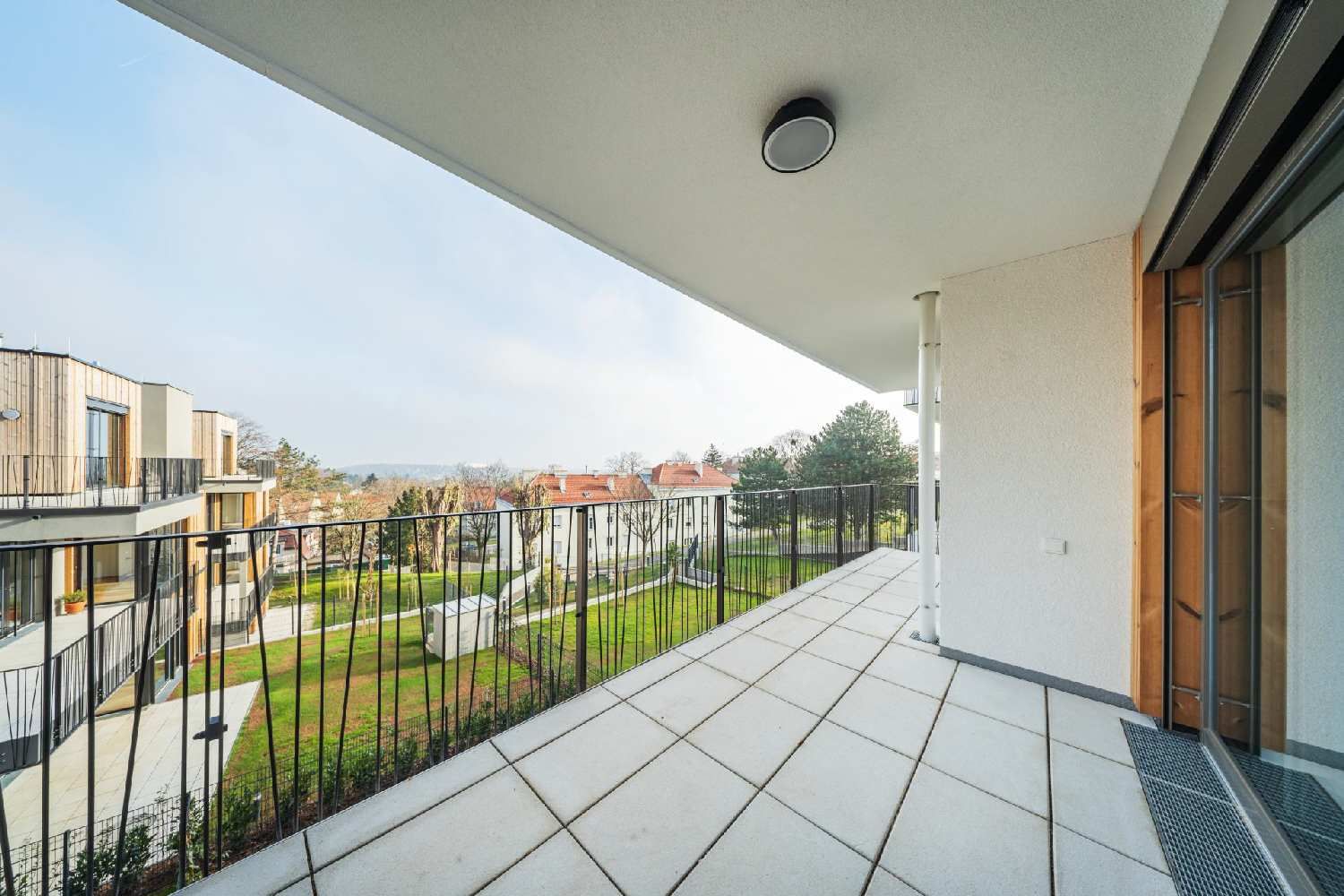Stock im Weg - Exklusiver Neubau Erstbezug - 4 Zimmer mit Balkon, Grünblick, Fitness & Garage