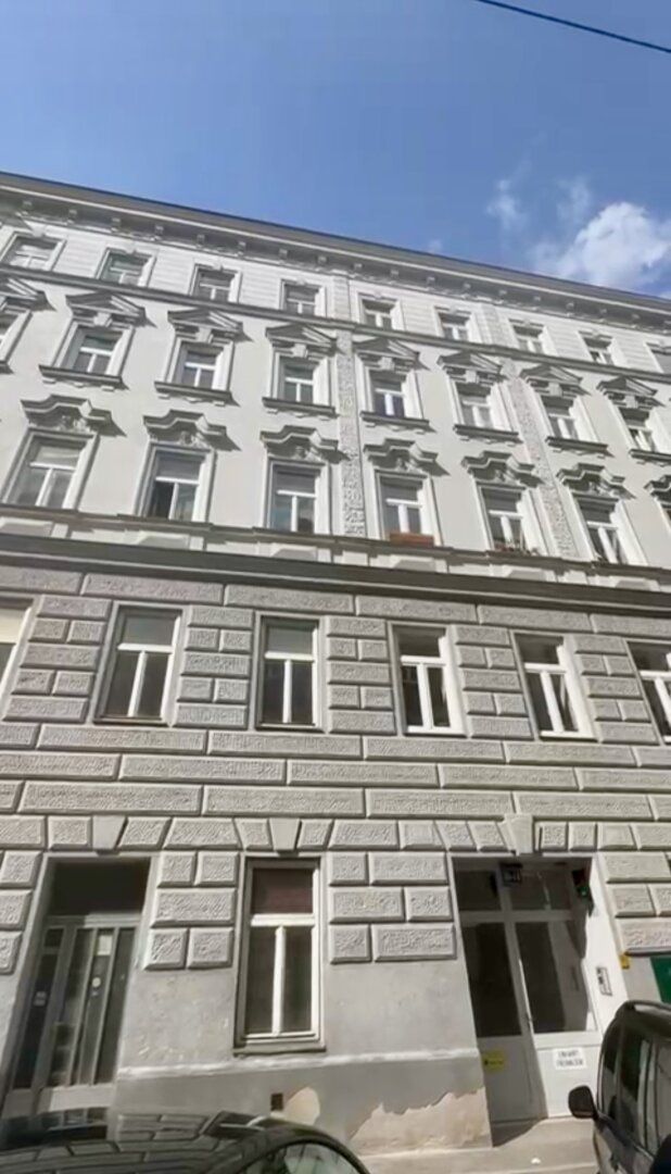 Helle und Ruhige Dachgeschoss- Wohnung mit Garagenplatz und großer Terrasse* Nähe der zukünftigen U2- Station Matzleinsdorfer Platz