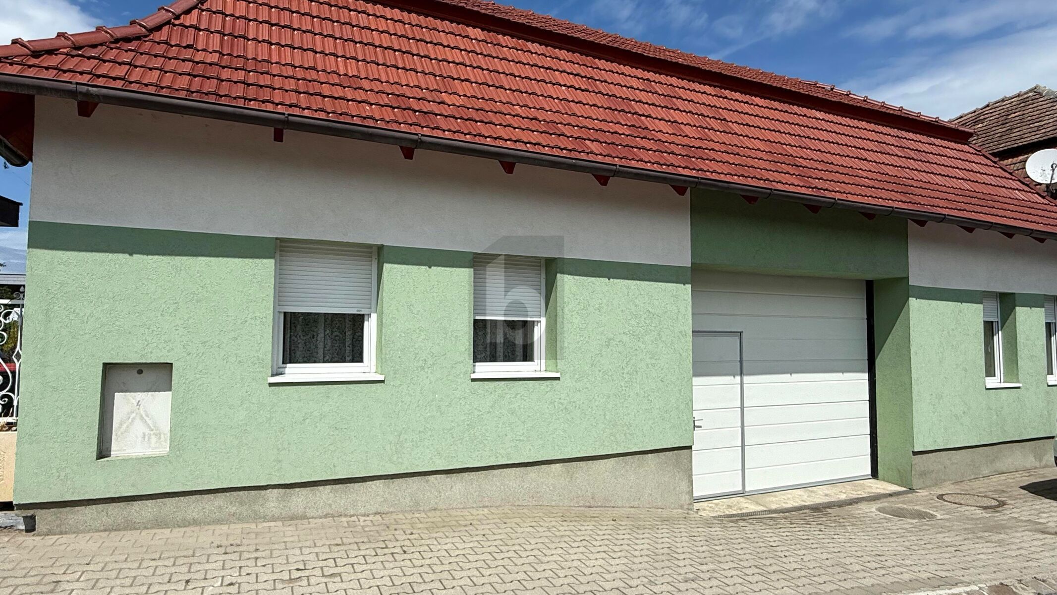 Preisreduktion! RENOVIERT MIT 2 WOHNEINHEITEN NEBENGEBÄUDE UND GROSSEM STADL