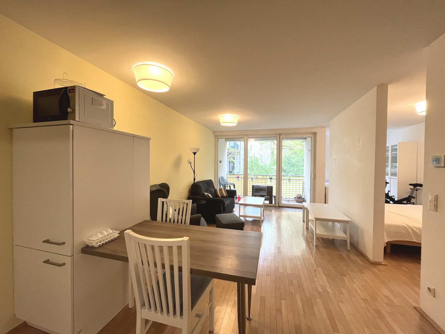 Öffentlich sehr gut angebundene 1,5-Zimmer-Wohnung mit Loggia!