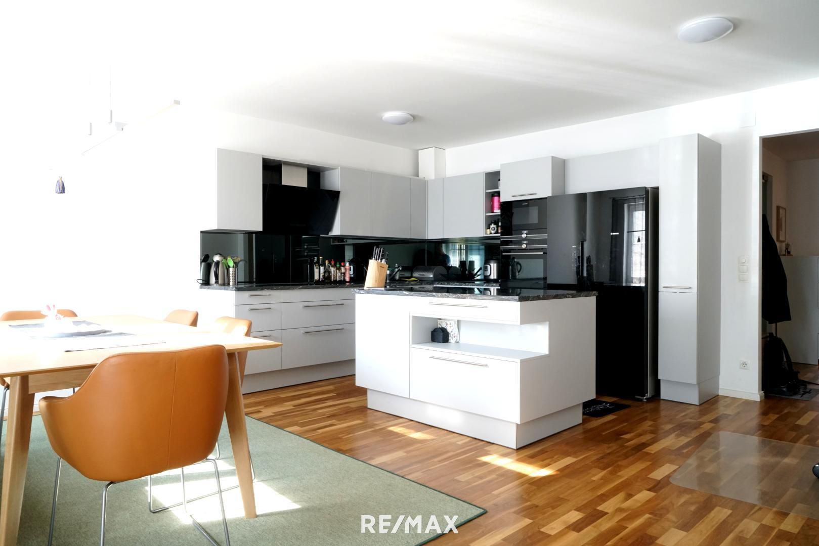 97 m² Single- Pärchen- oder Familienhit! Bei Bedarf auf 4 Zimmer erweiterbar, Balkon und Tiefgarage inklusive!