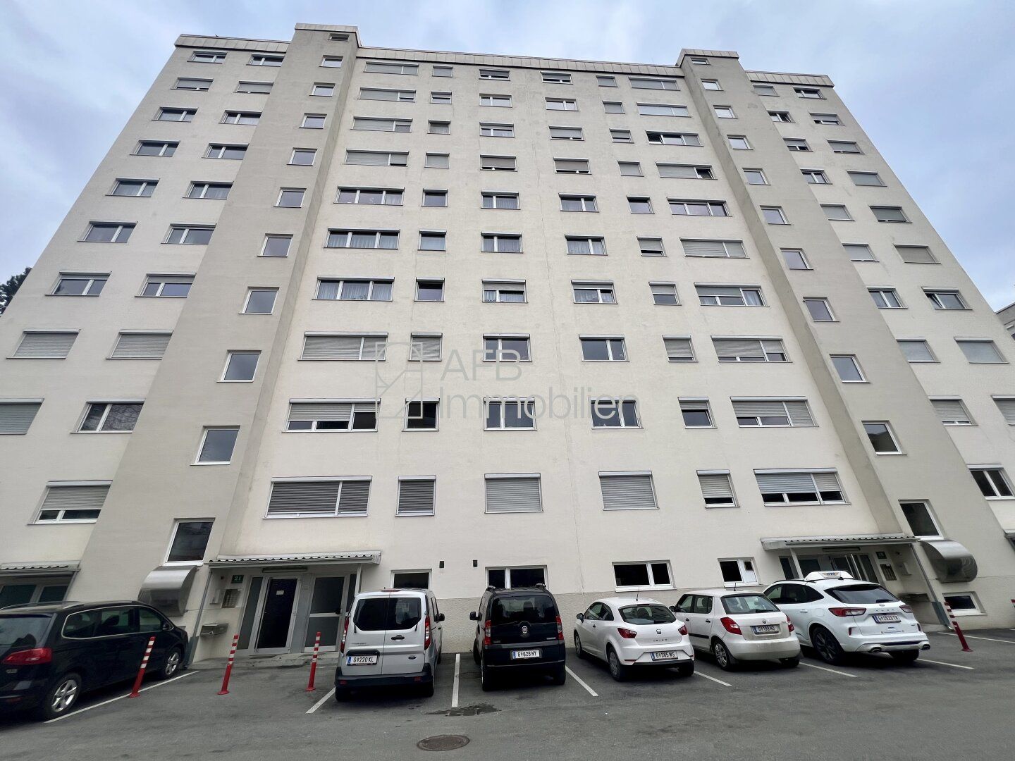 Helle 3-Zimmer-Wohnung mit Loggia in Jakomini - Ihr neues Zuhause in der 9. Etage!
