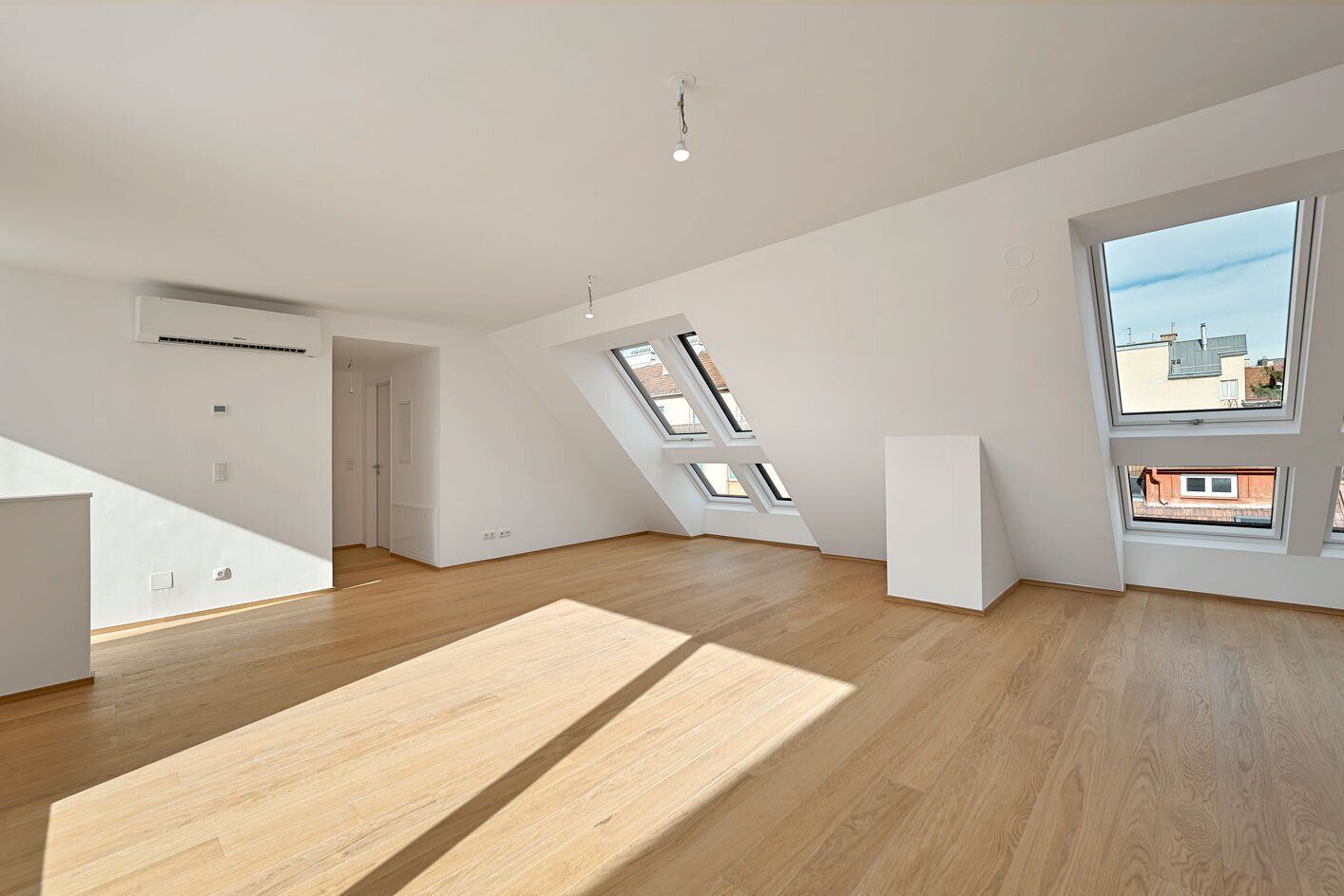 THE TEMPTATION - Dachgeschoss-Maisonette mit Terrasse & Balkon | 21 m², 4 Zimmer - Ansicht 3