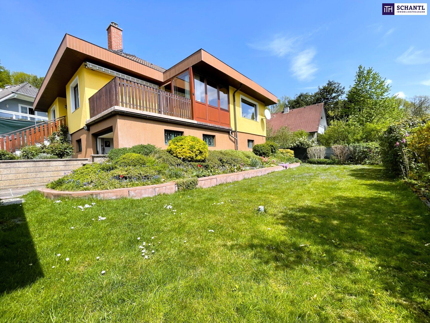Bungalow-Idyll in Gablitz: Ihr Zuhause mit Wienerwald-Panoramablick: 4 Zimmer I Wintergarten I Südwest-Terrasse I Gartenparadies I Keller I Garage!