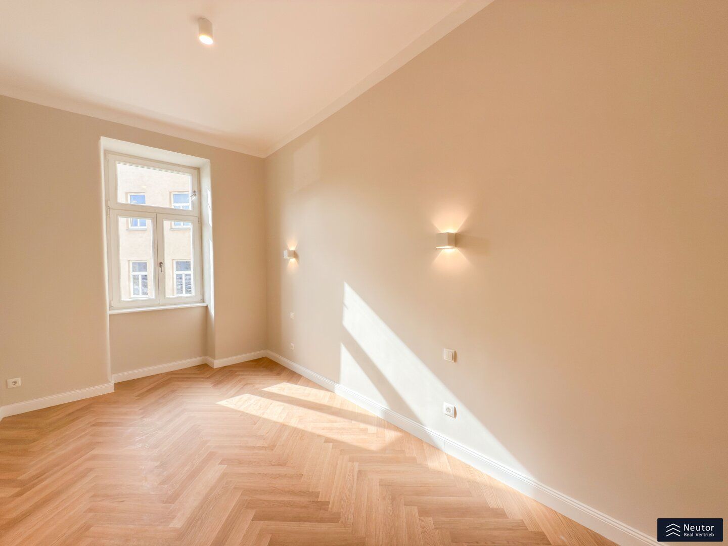 EIN MEISTERWERK DES ALTBAU-CHARMES - NEU SANIERTE 3-ZIMMER TRAUMWOHNUNG IN BEGEHRTER LAGE NÄHE U6 JÄGERSTRAßE - 20. BEZIRK