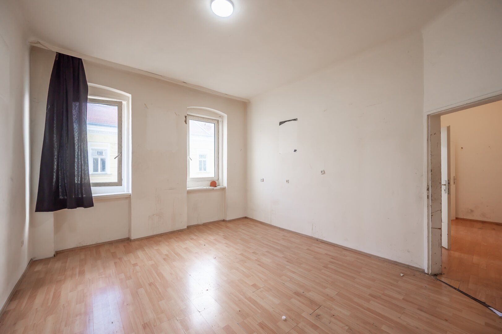 ++NEU++ Raum für deinen Neustart! Sanierungsbedürftige 3,5-Zimmer-Altbauwohnung mit Gang-WC in Meidling
