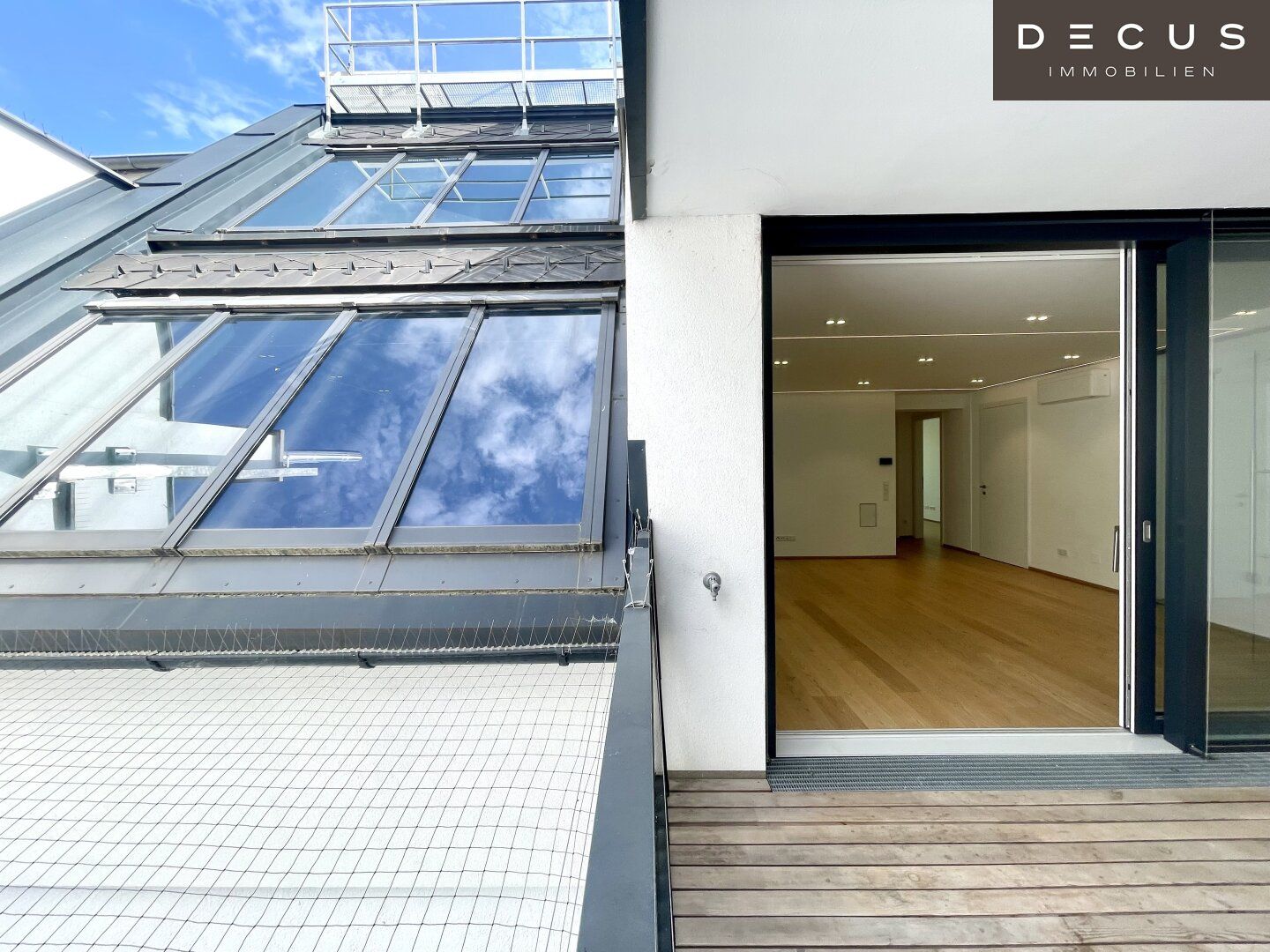 RESIDIEREN AM STADTPARK | ELEGANTE DACHGESCHOSSWOHNUNG | RUHIGE HOFSEITIGE 12 m2 TERRASSE | 4 ZIMMER | 2 BÄDER