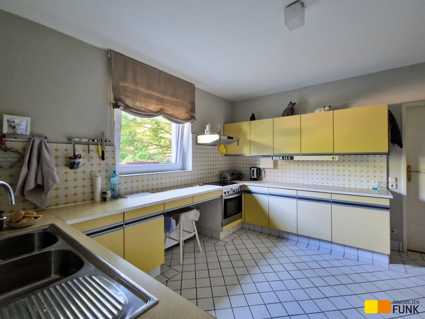Anleger aufgepasst: gepflegtes Zweifamilienhaus auf großem Grundstück - Ansicht 4