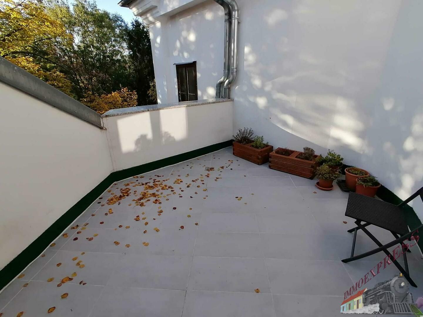 TRAUMWOHNUNG mit einer schönen Terrasse -DG- 1180 Wien- ab 1.7.25 verfügbar