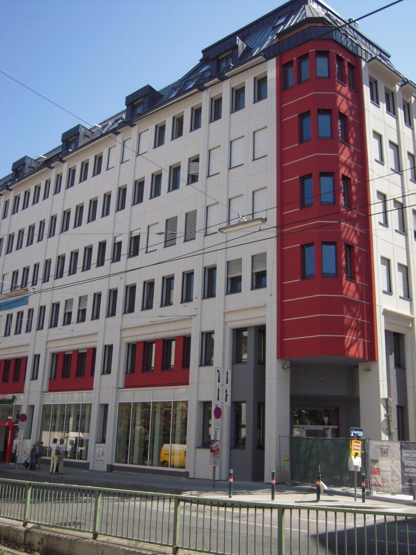 Tolle 3-Zimmer-Wohnung mit KFZ-Stellplatz im 4. Bezirk, Supermarkt, Fitness und Garage im Haus!