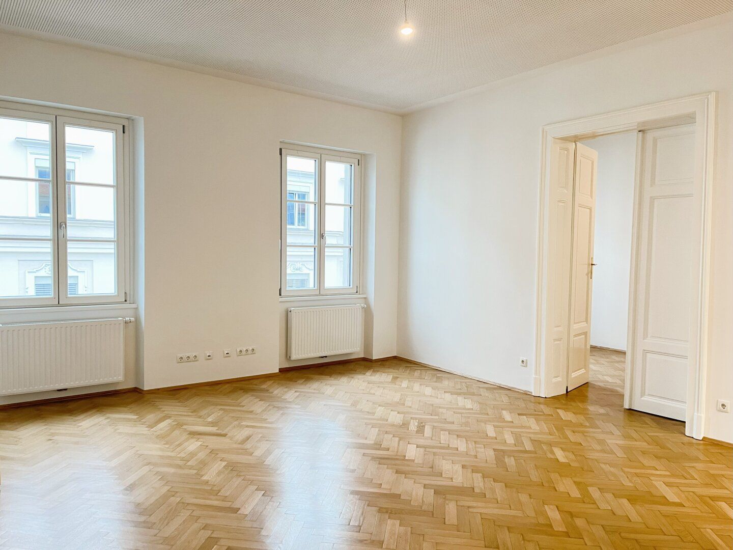 Repräsentatives Büro mit 5 Büroräumen und Balkon in zentraler Lage von Graz - Ansicht 5