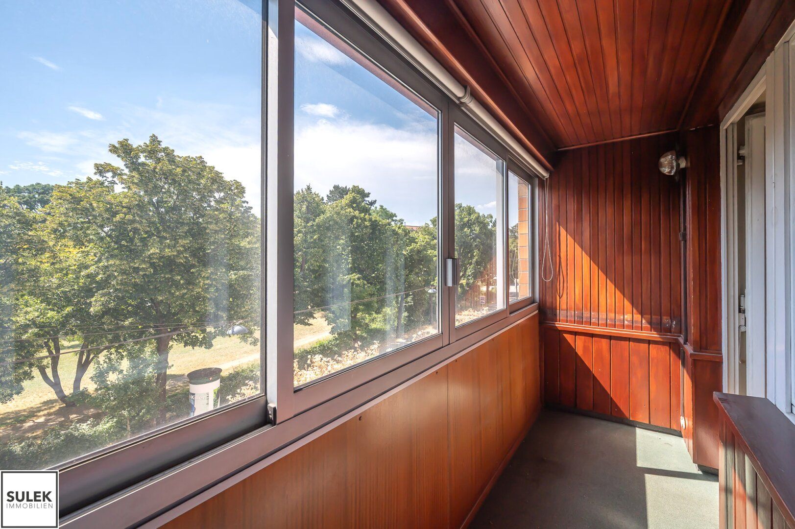 3-Zimmer-Wohnung mit viel Potenzial inkl. Loggia & Grünblick beim Schloss Schönbrunn (U4) - sanierungsbedürftig!
