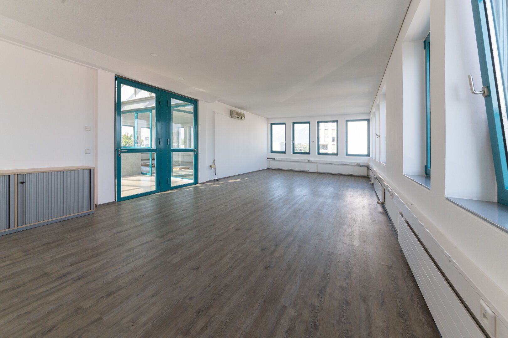 Modernes Büro (46 m²) an der Bundesstraße in Klaus - Perfekte Lage für dein Unternehmen! - Ansicht 2