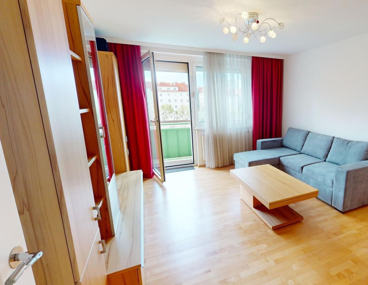 Möblierte 2-Zimmer-Wohnung mit Balkon und Parkblick