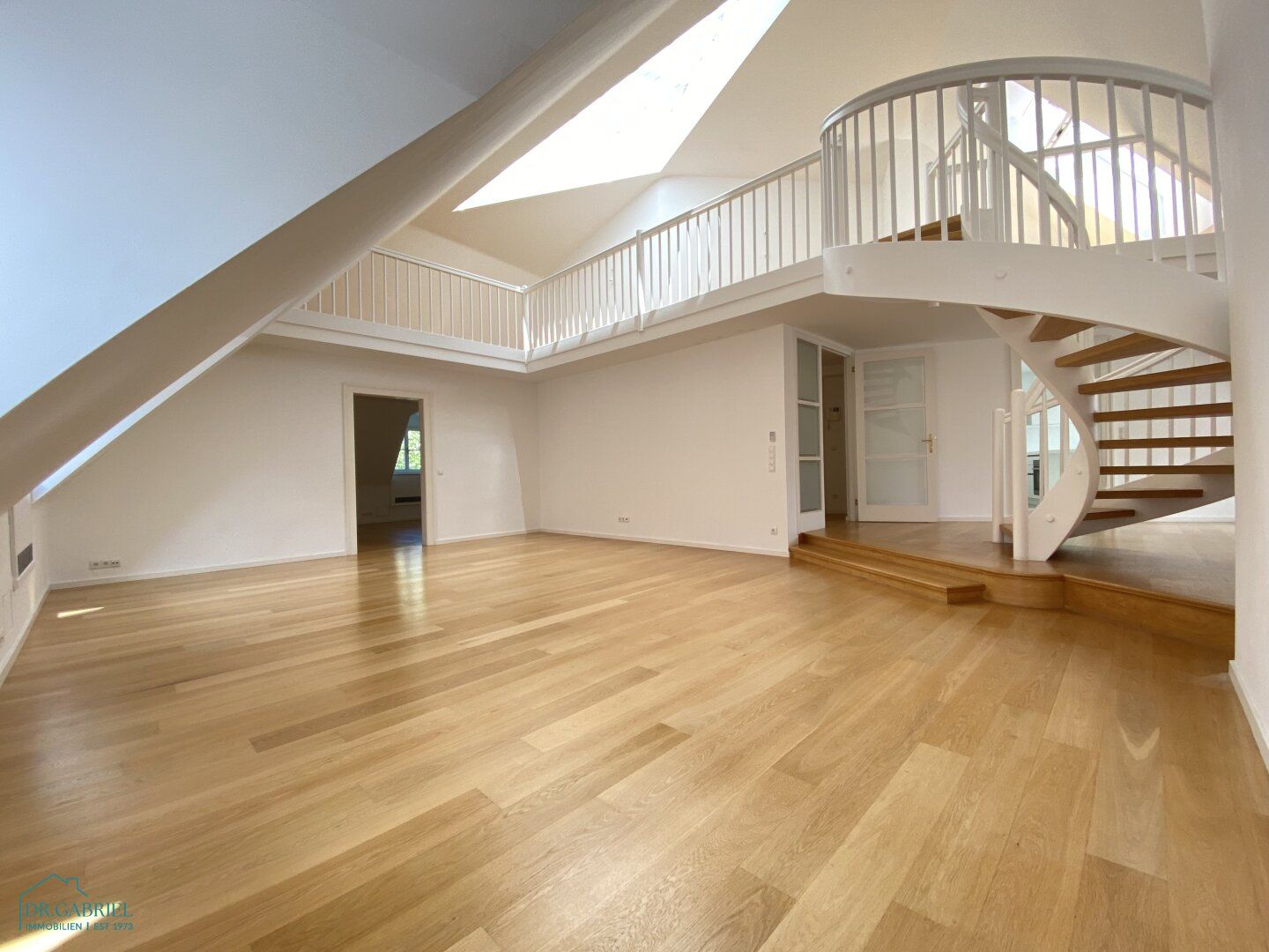 DACHMAISONETTE IN INNENSTADTPALAIS