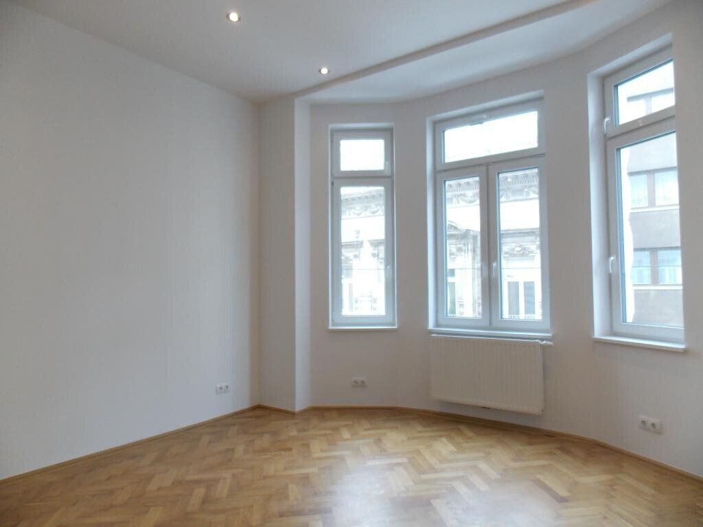 Hochwertig saniert - 3 Zimmer Wohnung mit Balkon in Bestlage 7. Bezirk